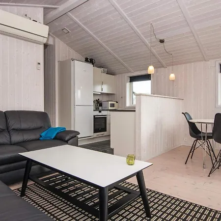 Holiday home Three-bedroom In Juelsminde 18 *